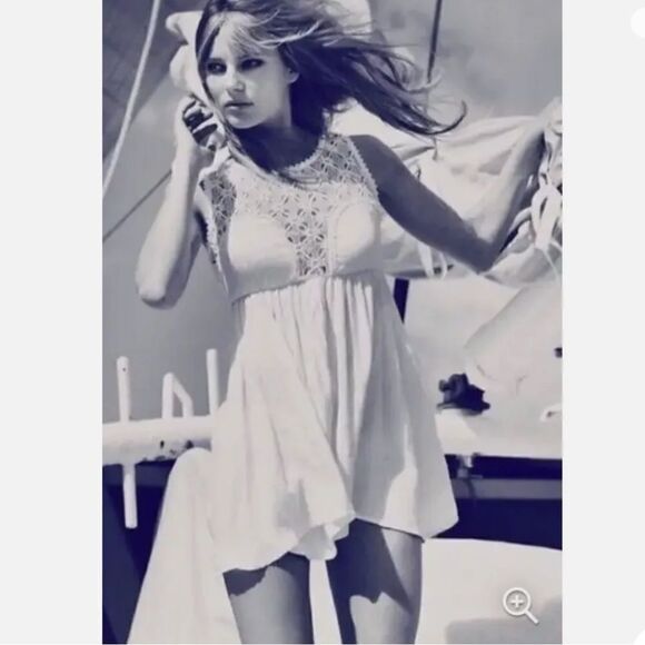 Free People White Lace Crochet Neckline Fiesta Mini Flowy dress size medium - Picture 1 of 16